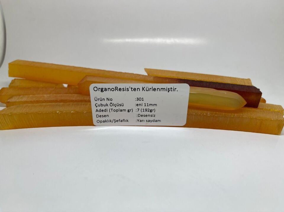 301 Çubuk Sıkma Kehribar. Toplam 80 gram. Toplu halde satılır.